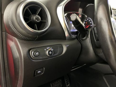 Certified 2019 Chevrolet Blazer LT w/ Sun and Wheels Package FWD image 29