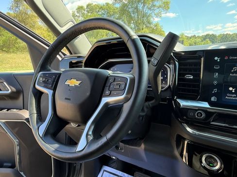 Certified 2024 Chevrolet Silverado 1500 LT AWD/4WD image 21