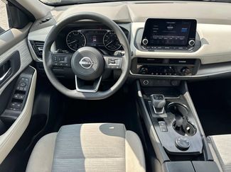 Used 2023 Nissan Rogue SV video 2