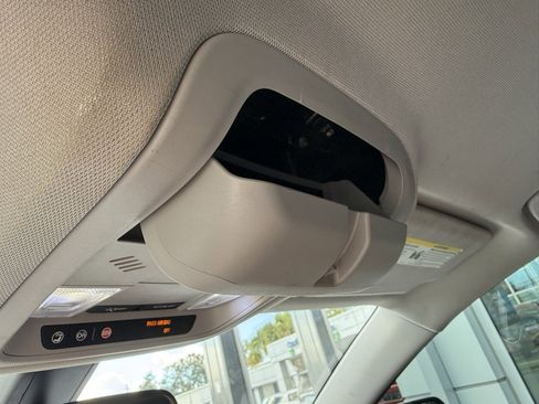 Certified 2019 GMC Acadia SLE image 26