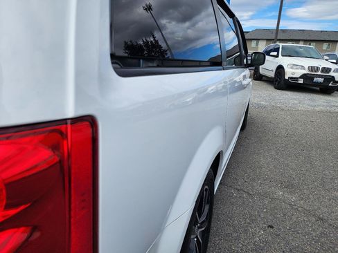 Used 2018 Dodge Grand Caravan GT FWD image 45