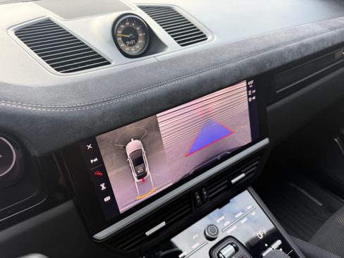 Certified 2023 Porsche Cayenne Turbo GT AWD/4WD image 21