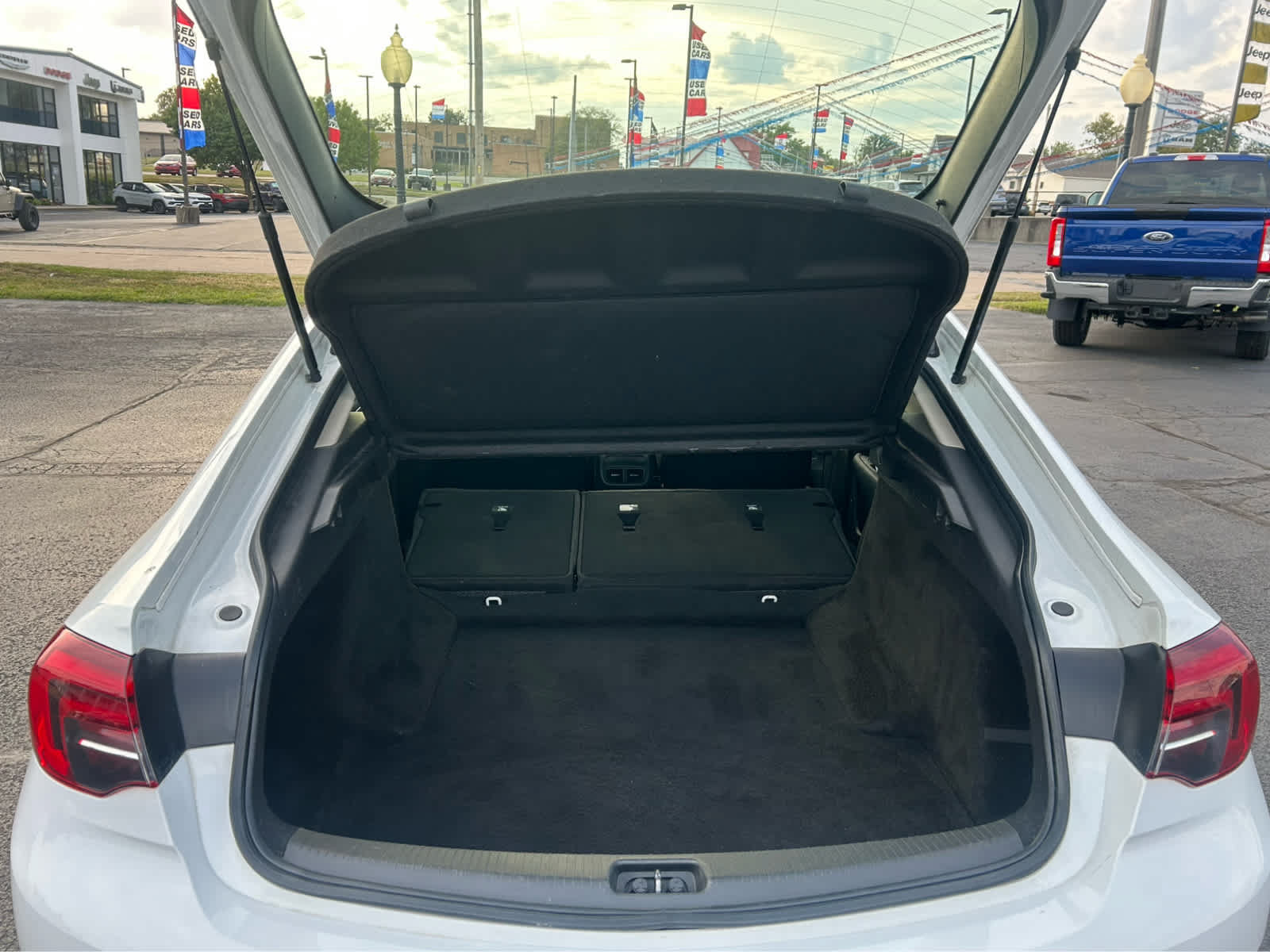 Used 2019 Buick Regal Preferred FWD image 7