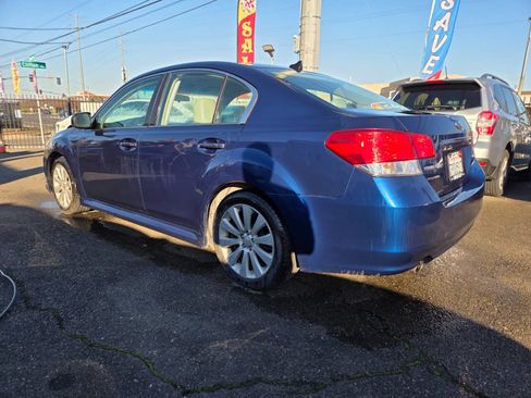 Used 2011 Subaru Legacy 2.5i Limited image 2