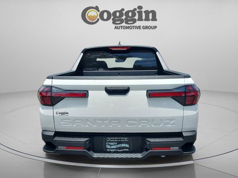 Certified 2025 Hyundai Santa Cruz SE FWD image 4