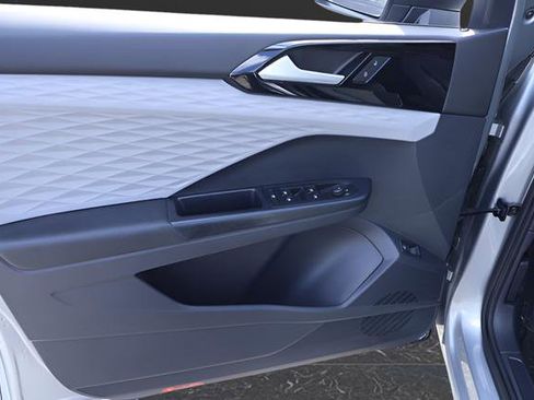 Certified 2023 Volkswagen Taos S FWD image 11