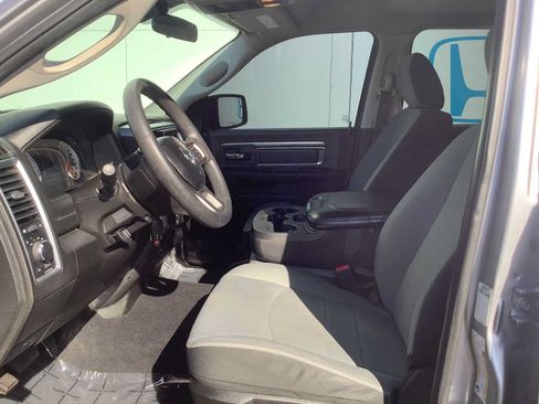 Used 2021 RAM 1500 Classic SLT AWD/4WD image 3