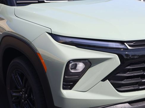New 2026 Chevrolet TrailBlazer LT w/ Convenience Package FWD image 3