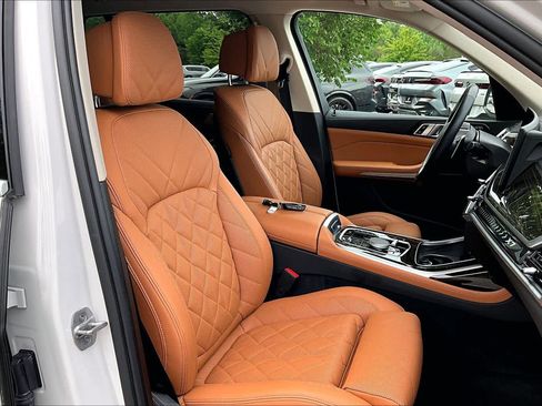 Certified 2024 BMW X7 xDrive40i AWD/4WD image 8