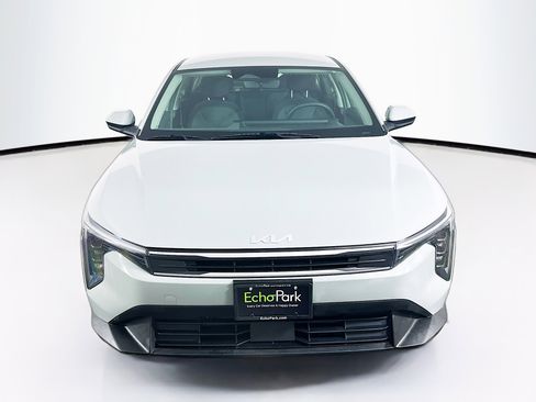 Used 2025 Kia K4 LXS FWD image 2