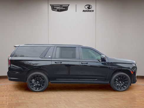 Used 2023 Cadillac Escalade ESV Sport Platinum w/ LPO, ONYX Package AWD/4WD image 6