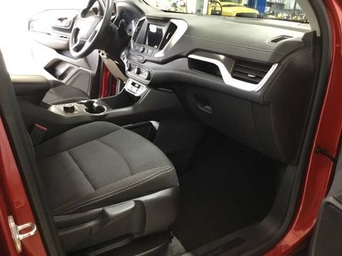 Used 2024 GMC Terrain SLE w/ Driver Convenience Package FWD image 43