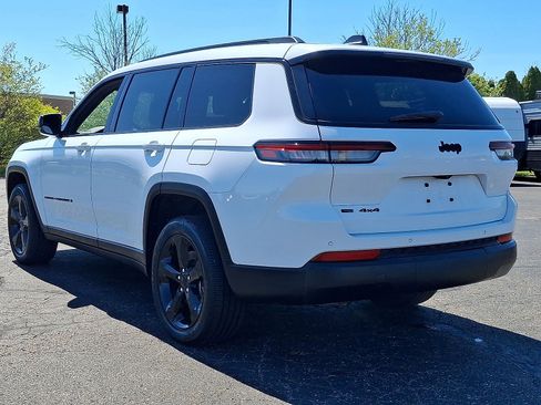 Used 2022 Jeep Grand Cherokee L Laredo AWD/4WD image 22