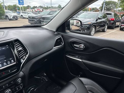Used 2022 Jeep Cherokee Limited AWD/4WD image 28