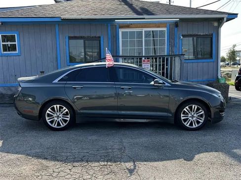 Used 2016 Lincoln MKZ FWD image 5