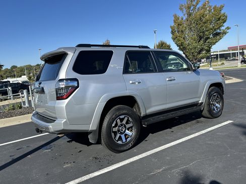Certified 2024 Toyota 4Runner TRD Off-Road Premium image 10