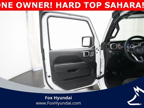 Used 2023 Jeep Wrangler Sahara image 27