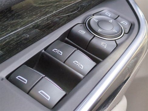 Used 2021 Cadillac XT4 Premium Luxury w/ Driver Awareness Package image 21