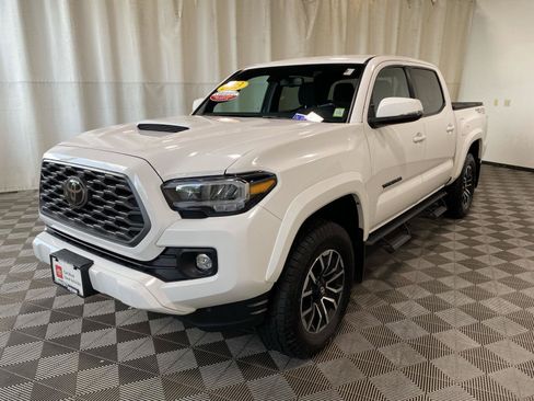 Certified 2023 Toyota Tacoma TRD Sport AWD/4WD image 5