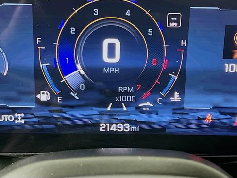 Used 2025 Chevrolet Tahoe LT image 12