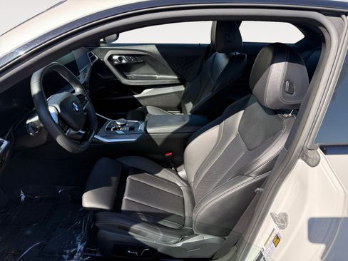 Used 2025 BMW 230i Coupe w/ Convenience Package RWD image 10