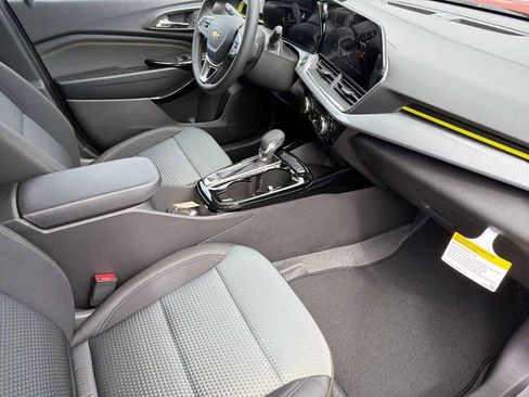 New 2026 Chevrolet Trax LT w/ Driver Confidence Package FWD image 9