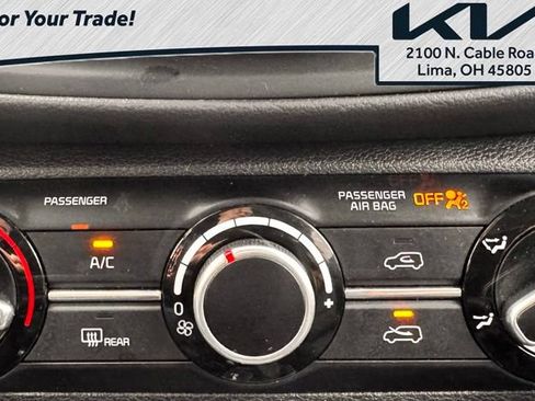 Used 2025 Kia Soul LX w/ LX Technology Package FWD image 7