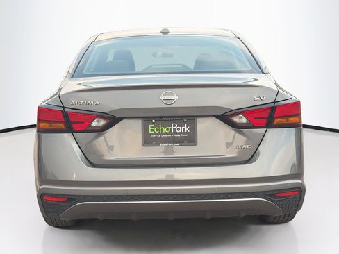 Used 2024 Nissan Altima 2.5 SV AWD/4WD image 7