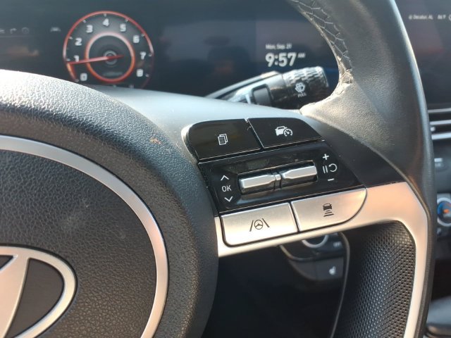 Used 2024 Hyundai Elantra SEL w/ Convenience Package FWD image 20