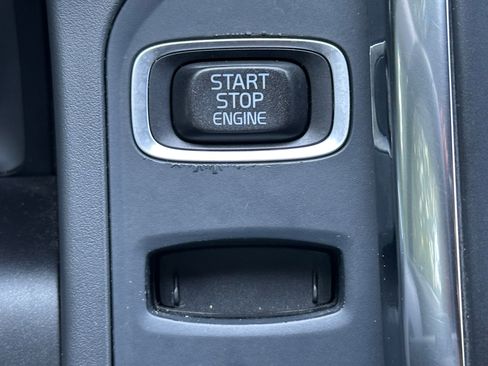 Used 2017 Volvo XC60 T6 Inscription w/ Preferred Option Package image 30