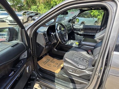 Used 2018 Ford Expedition Limited w/ Equipment Group 301A AWD/4WD image 12