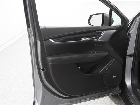 Used 2024 Cadillac XT5 Premium Luxury AWD/4WD image 4