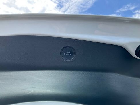 Used 2022 Tesla Model 3 RWD image 10