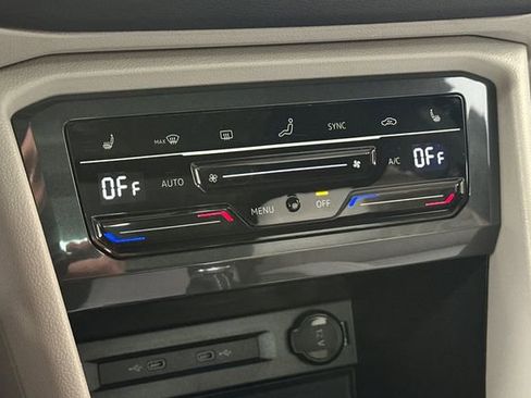 Certified 2023 Volkswagen Tiguan SE R-Line image 25