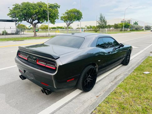 Used 2019 Dodge Challenger R/T w/ Blacktop Package RWD image 5