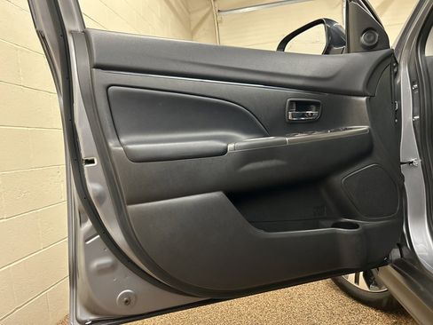 Used 2024 Mitsubishi Outlander Sport SE image 13