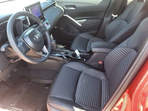Used 2025 Toyota Corolla Cross AWD Hybrid w/ Convenience Package image 11