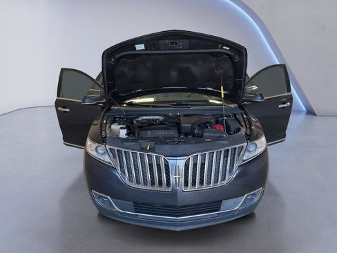 Used 2013 Lincoln MKX Base image 8