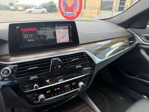 Used 2019 BMW 530i xDrive w/ Convenience Package AWD/4WD image 10