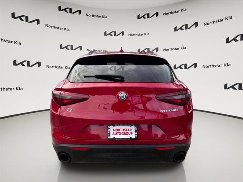 Used 2022 Alfa Romeo Stelvio Sprint image 5