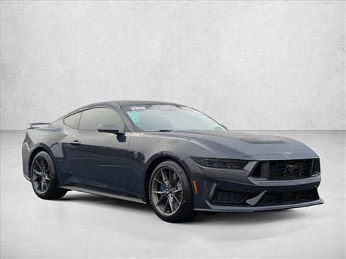 Used 2025 Ford Mustang Dark Horse image 3