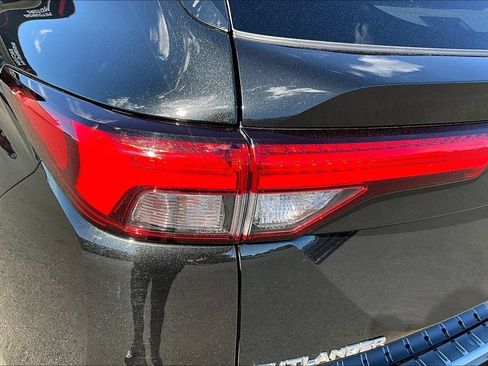 Used 2022 Mitsubishi Outlander SE AWD/4WD image 29