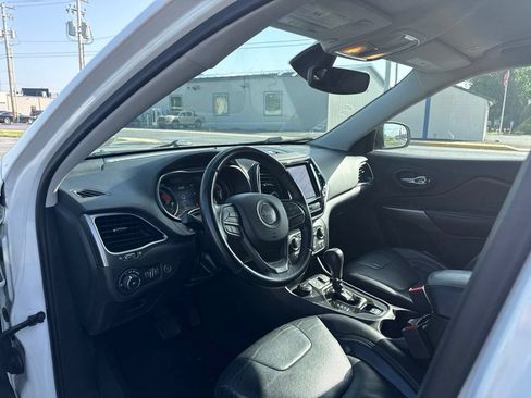 Used 2019 Jeep Cherokee Limited AWD/4WD image 9