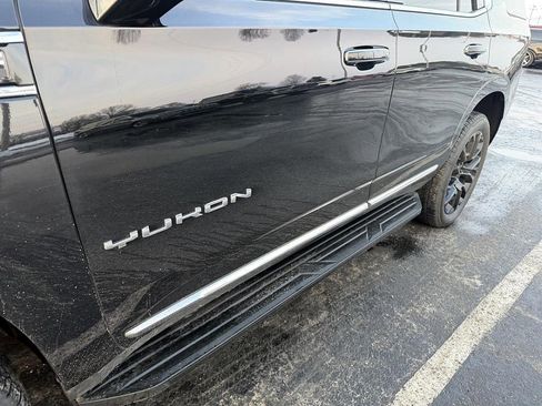 Used 2023 GMC Yukon SLT w/ SLT Luxury Package image 5