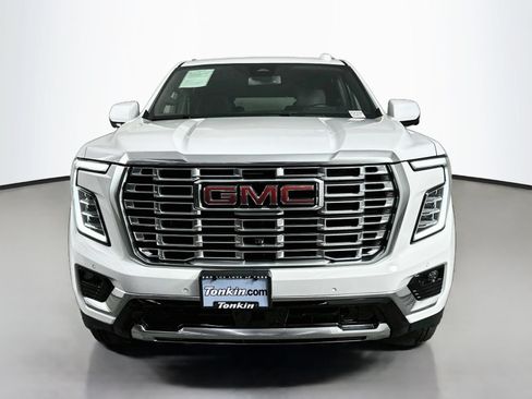 Used 2025 GMC Yukon XL Denali AWD/4WD image 2
