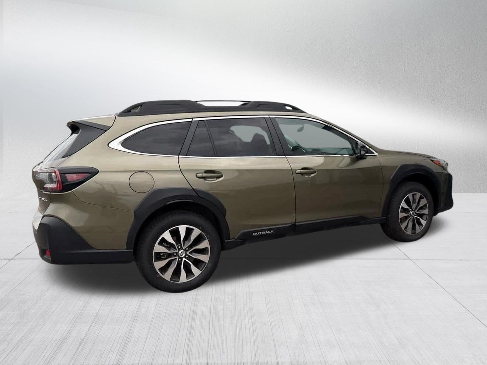 Used 2025 Subaru Outback Limited w/ Tech Package 3 AWD/4WD image 14