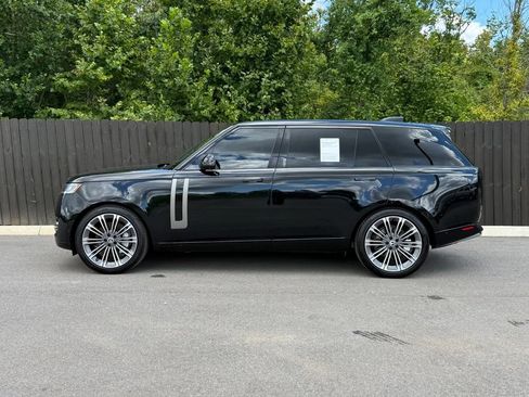 Certified 2025 Land Rover Range Rover Long Wheelbase SE AWD/4WD image 2
