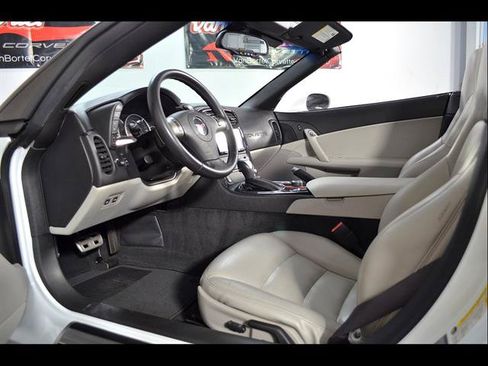 Used 2010 Chevrolet Corvette Convertible w/ Preferred Equipment Group RWD image 10