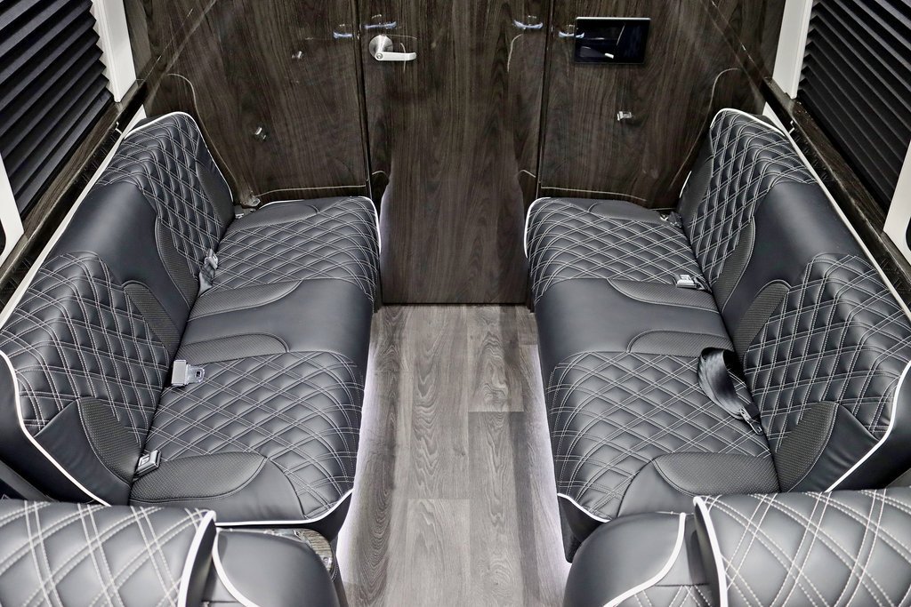 Used 2024 Mercedes-Benz Sprinter 3500 image 33