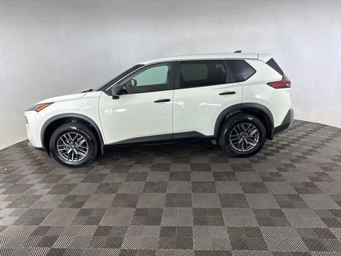 Used 2023 Nissan Rogue S AWD/4WD image 8